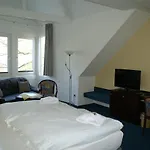 Strandpavillon Отель Бабе